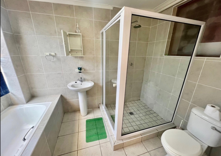16 Bedroom Property for Sale in Summerstrand Eastern Cape